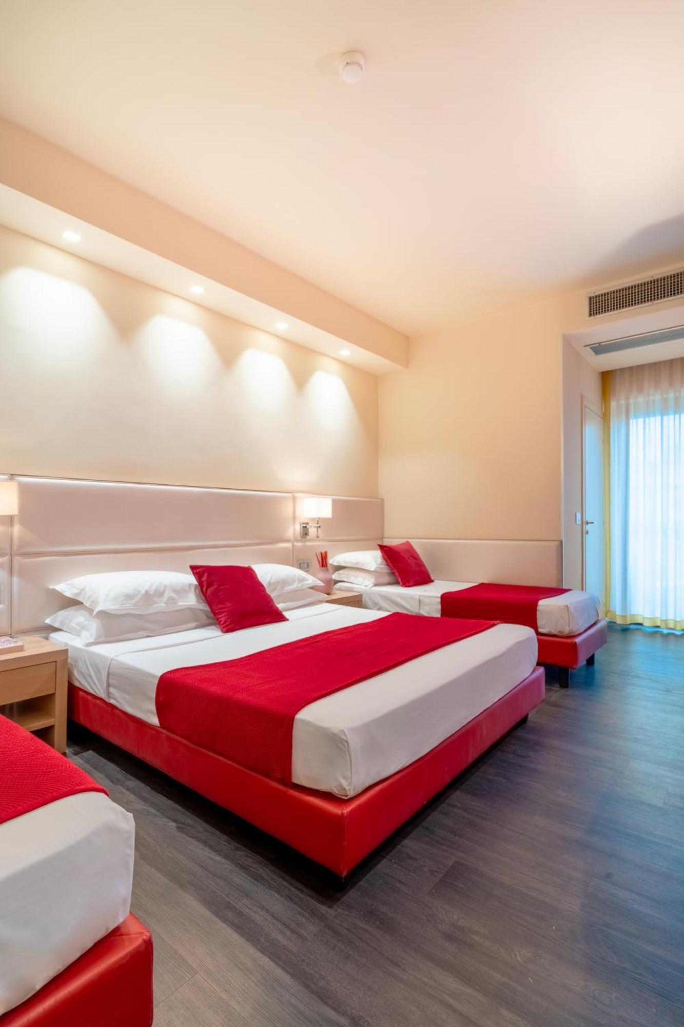 Hotel 2000 Riccione Exterior foto